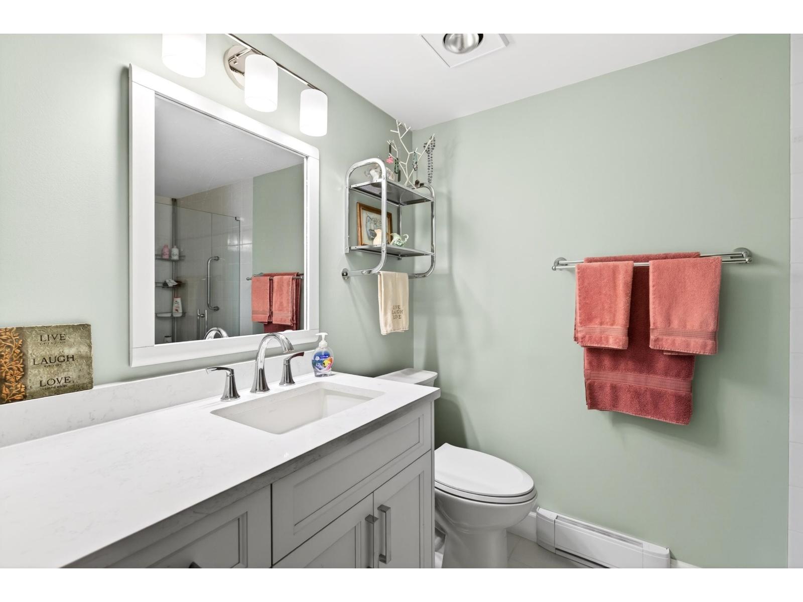 202 15717 MARINE DRIVE, White Rock