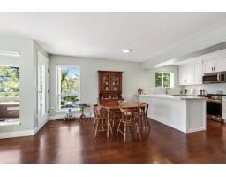 202 15717 Marine Drive, White Rock, BC V4B1E4 Photo 13