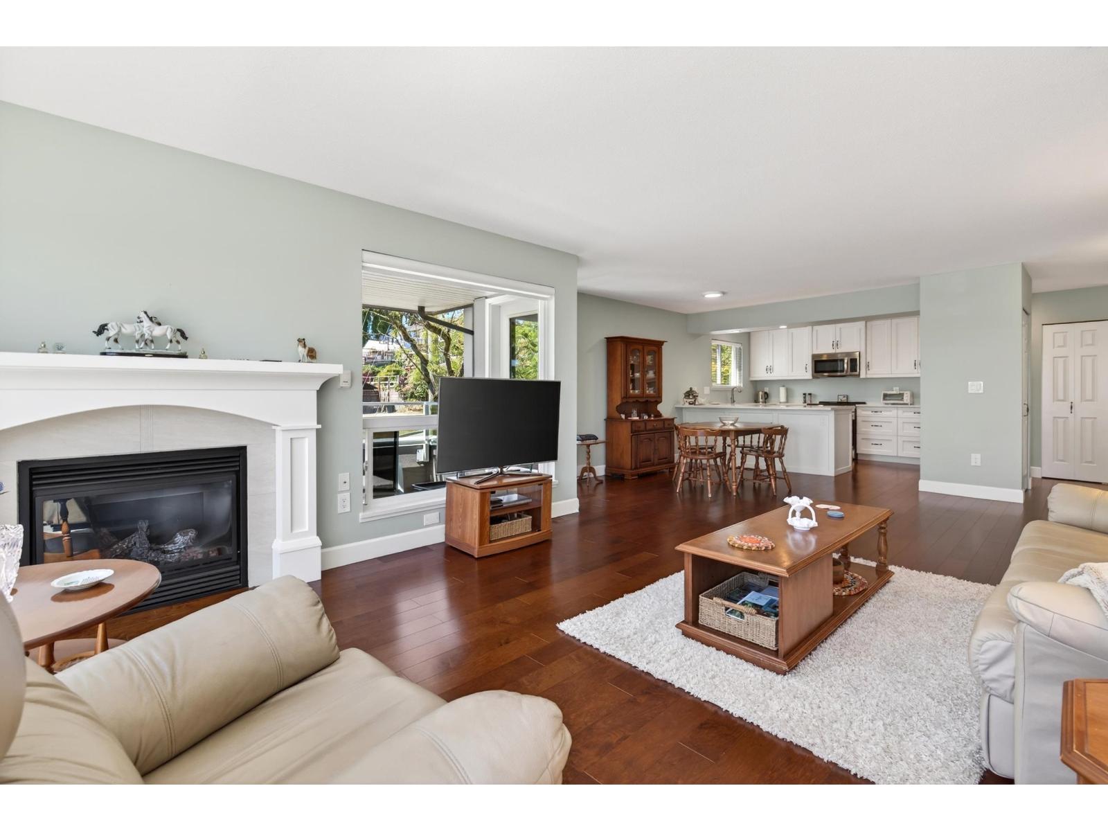 202 15717 MARINE DRIVE, White Rock