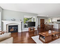 202 15717 Marine Drive, White Rock, BC V4B1E4 Photo 9