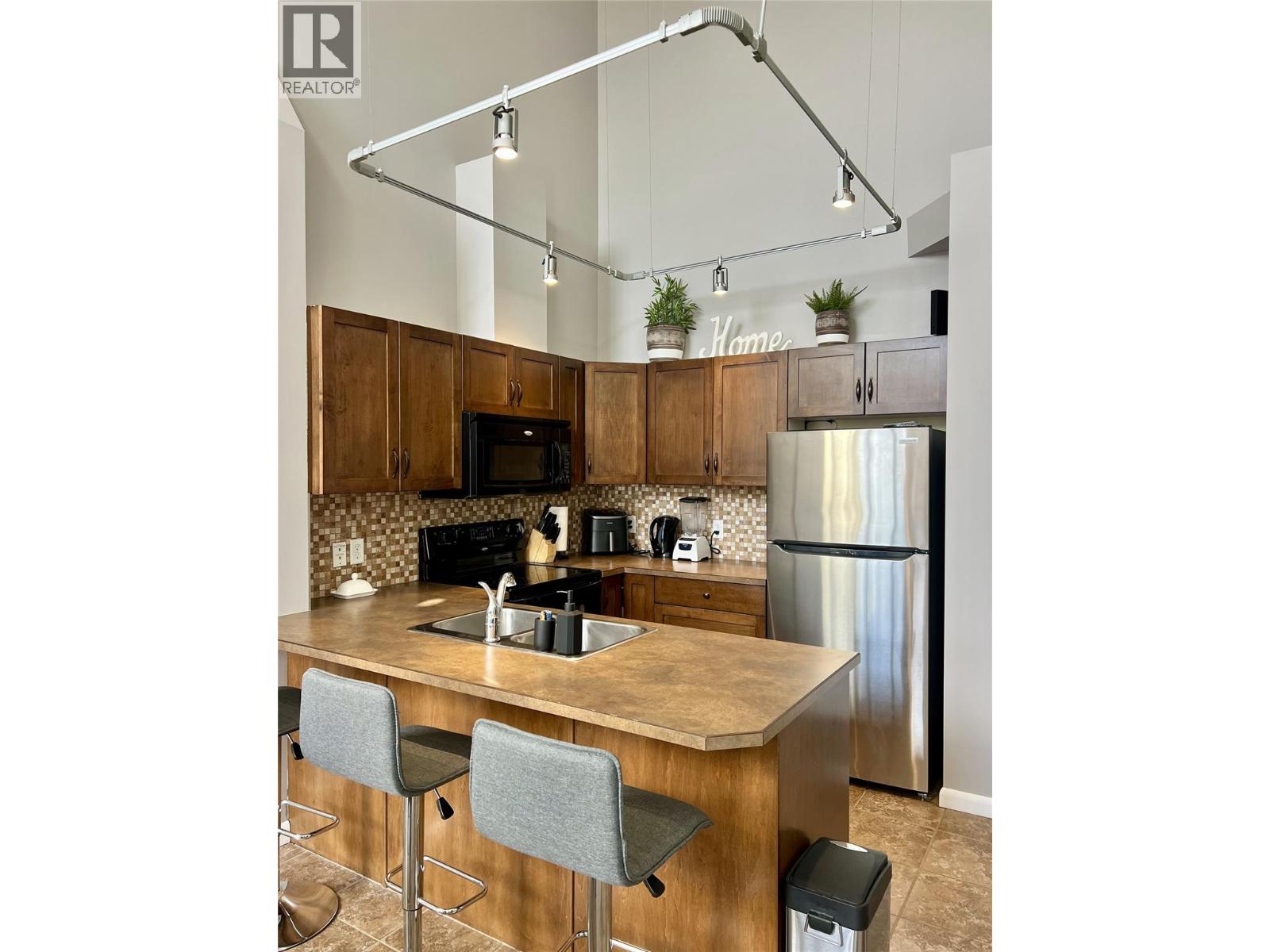 #633 654 Cook Road - 21