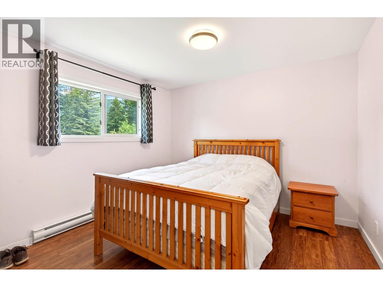 1256 HERN Road - 11