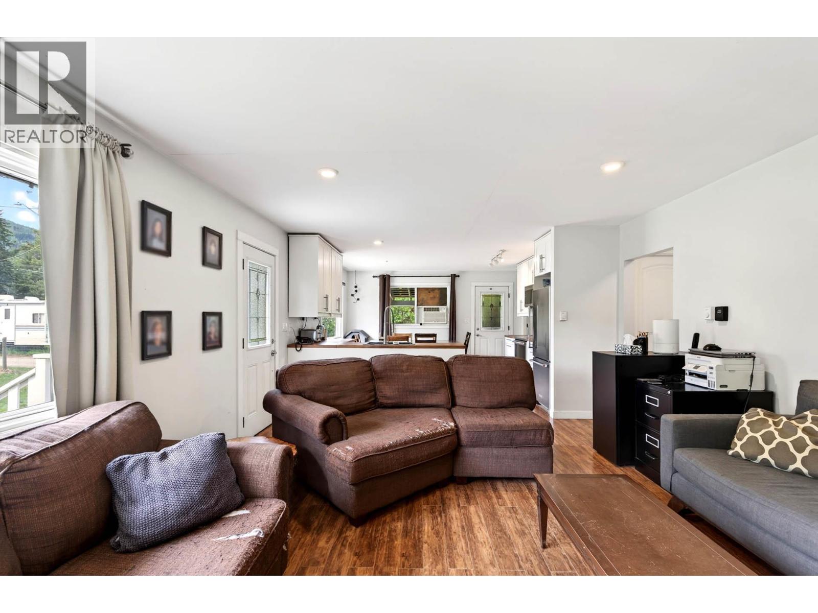 1256 HERN Road - 10