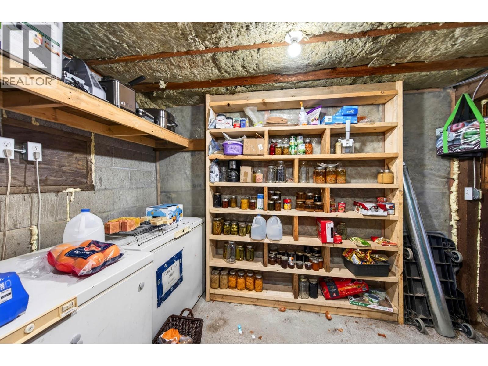 1256 HERN Road - 26