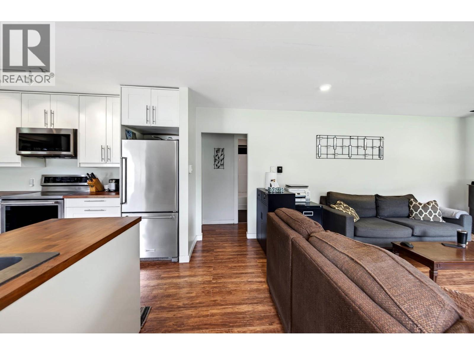 1256 HERN Road - 8