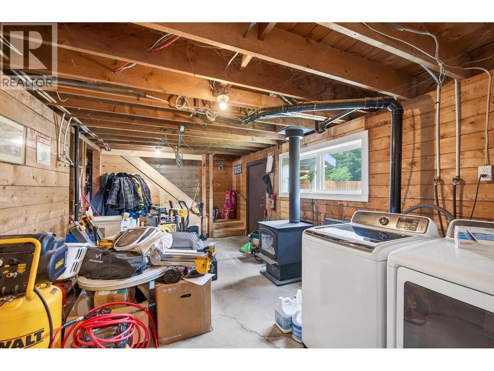 1256 HERN Road - 19