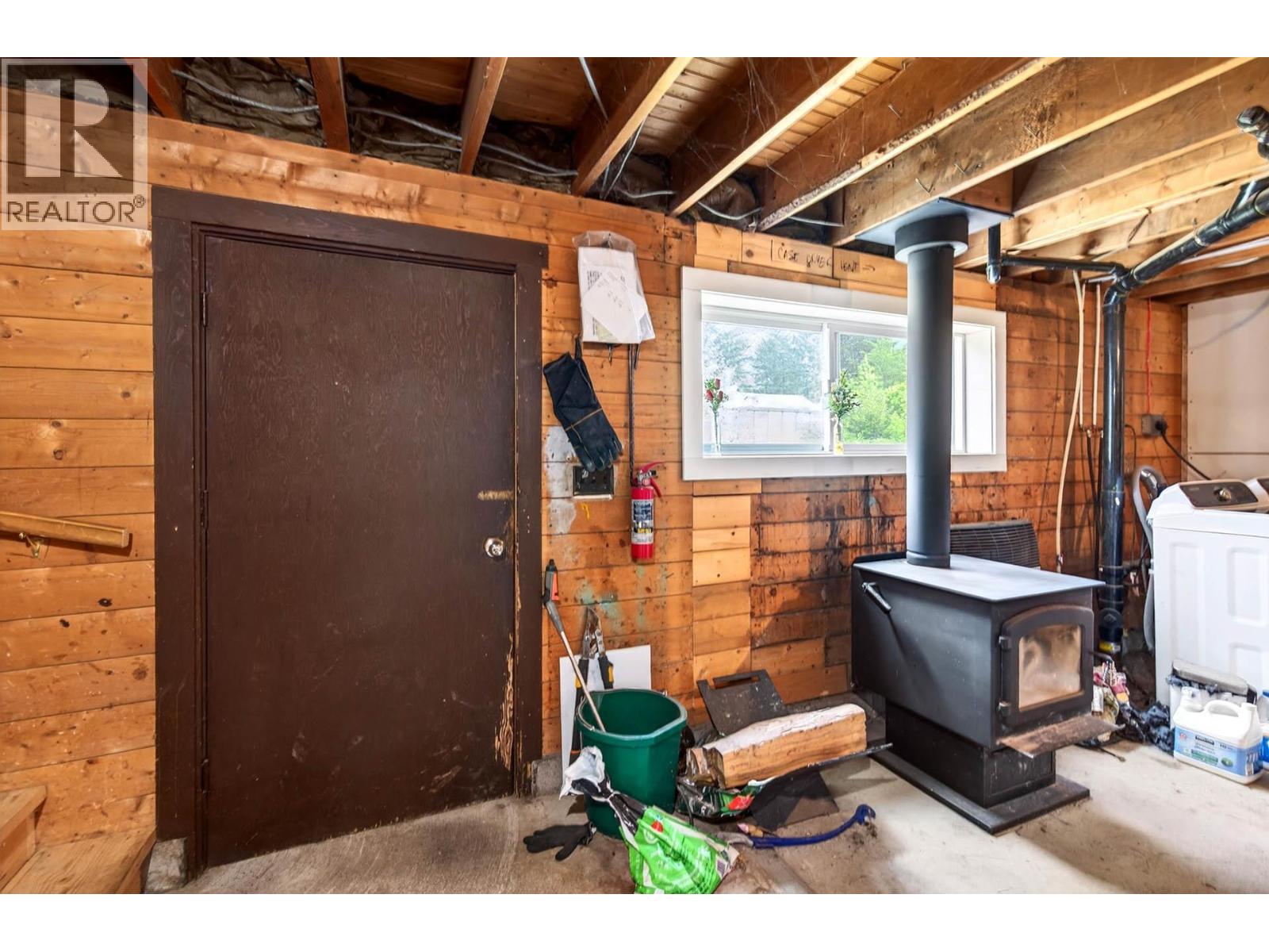 1256 HERN Road - 28