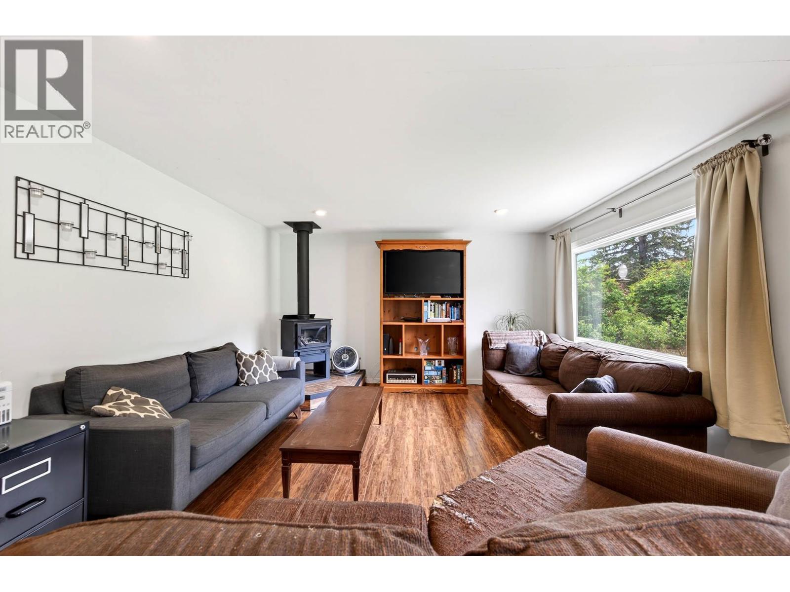 1256 HERN Road - 9