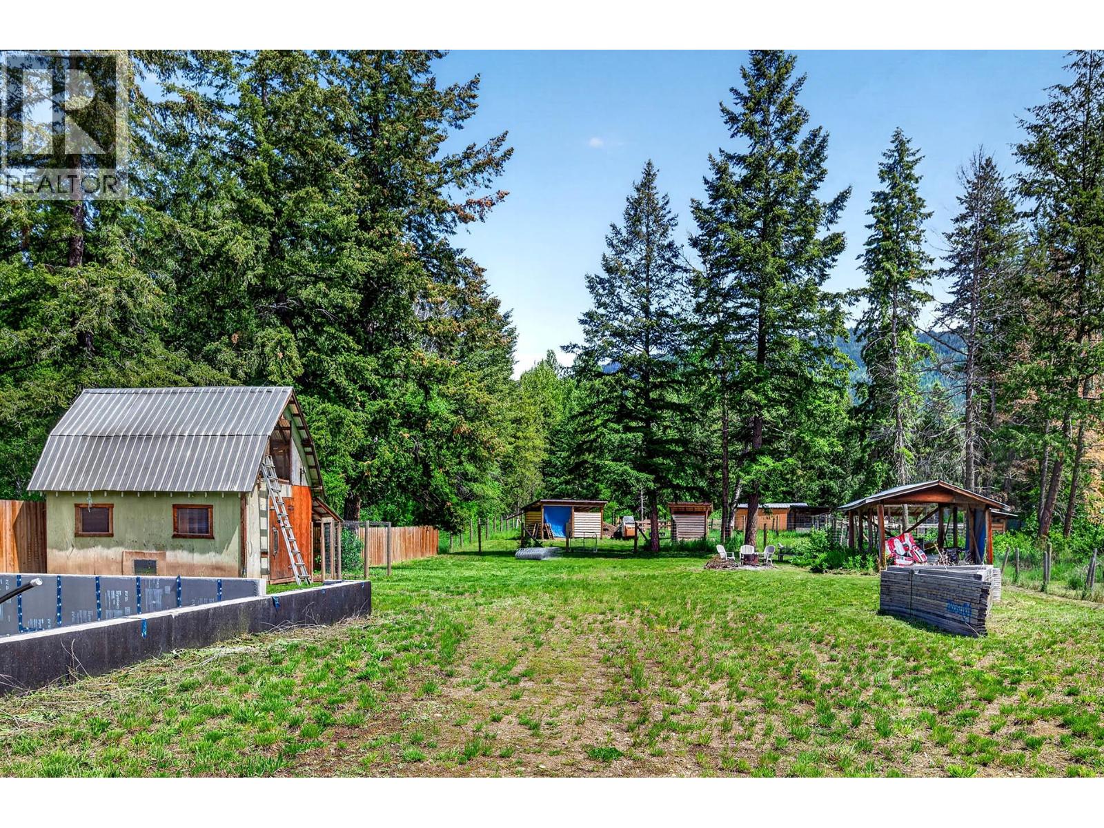 1256 HERN Road - 41