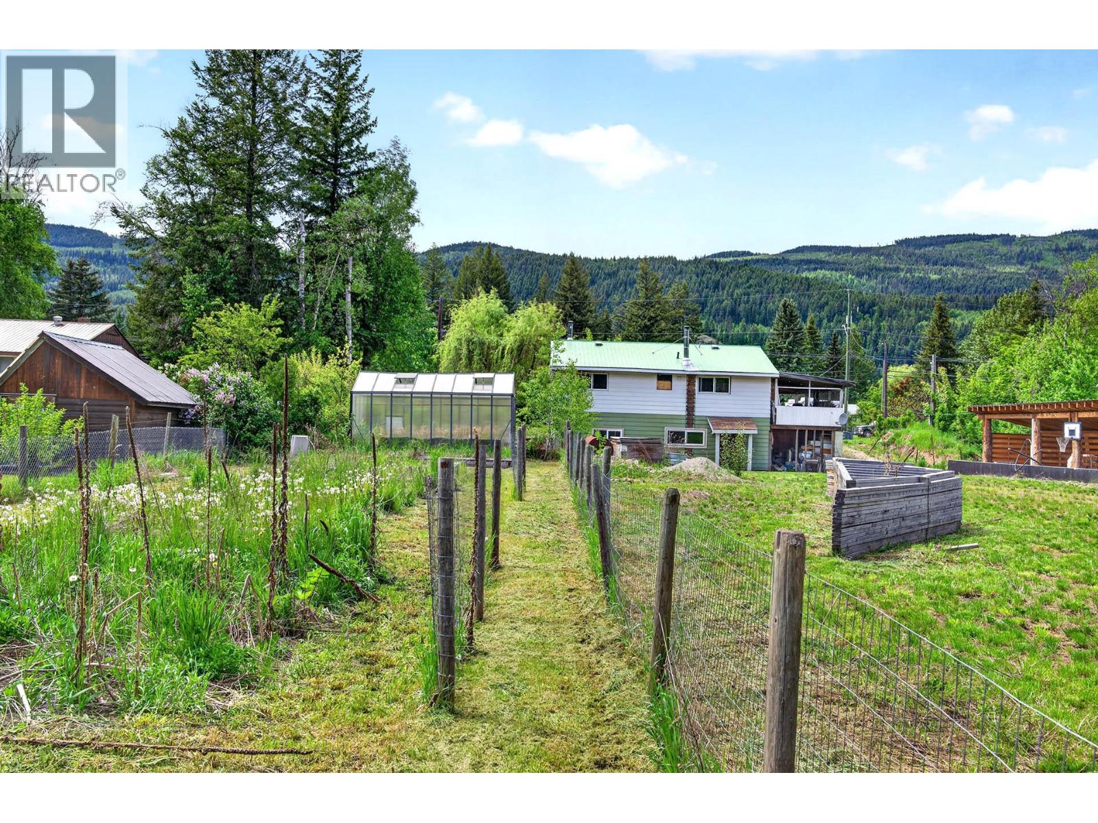 1256 HERN Road - 43