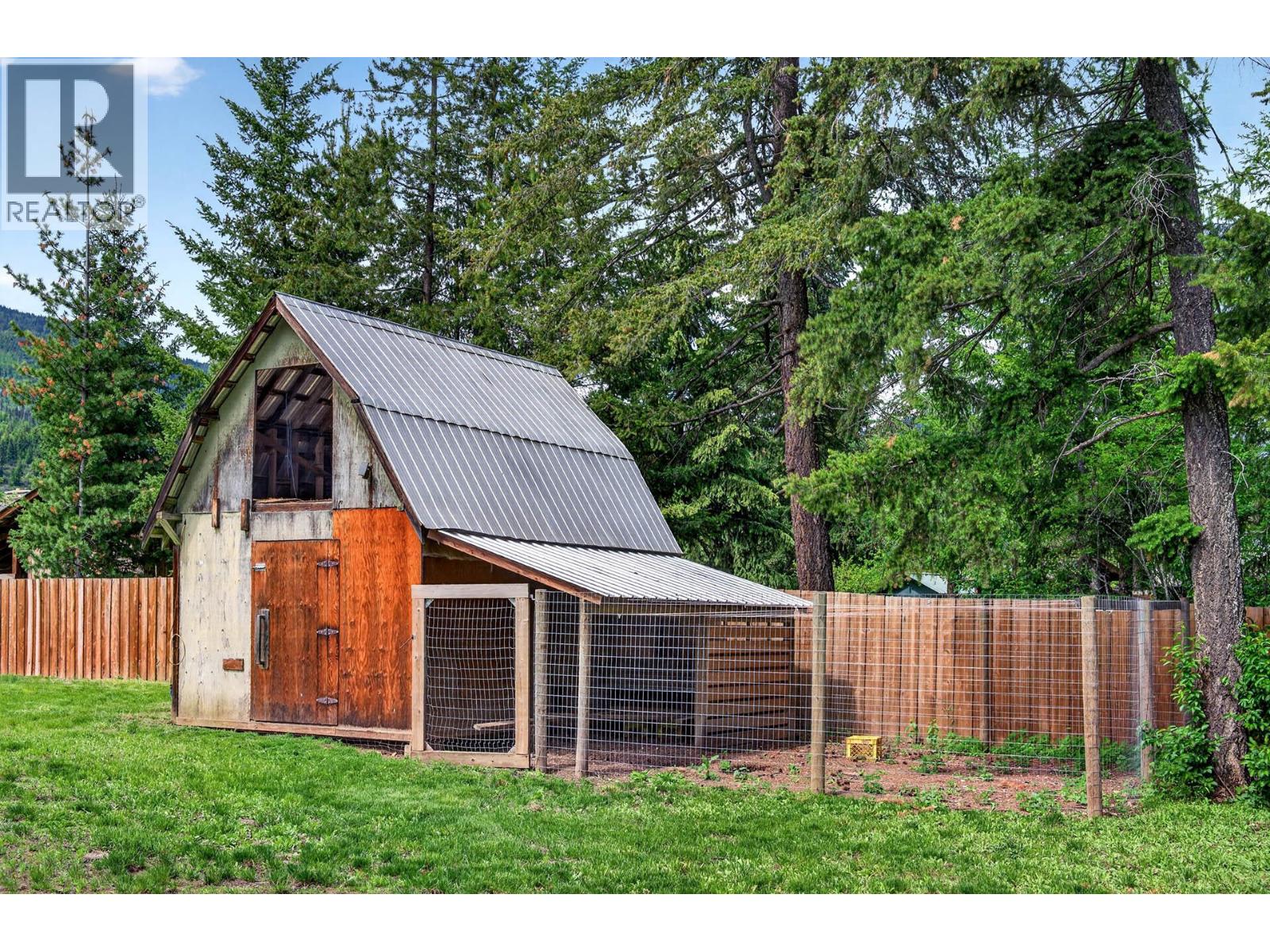 1256 HERN Road - 51