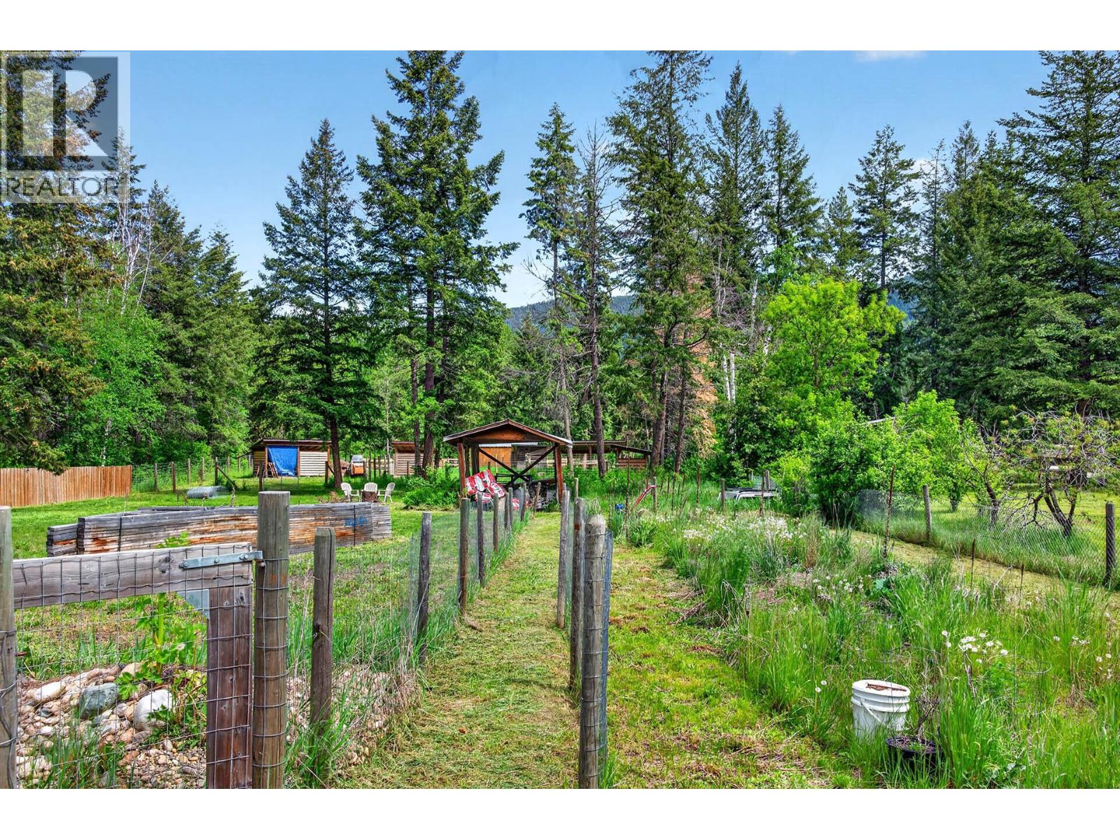 1256 HERN Road - 54