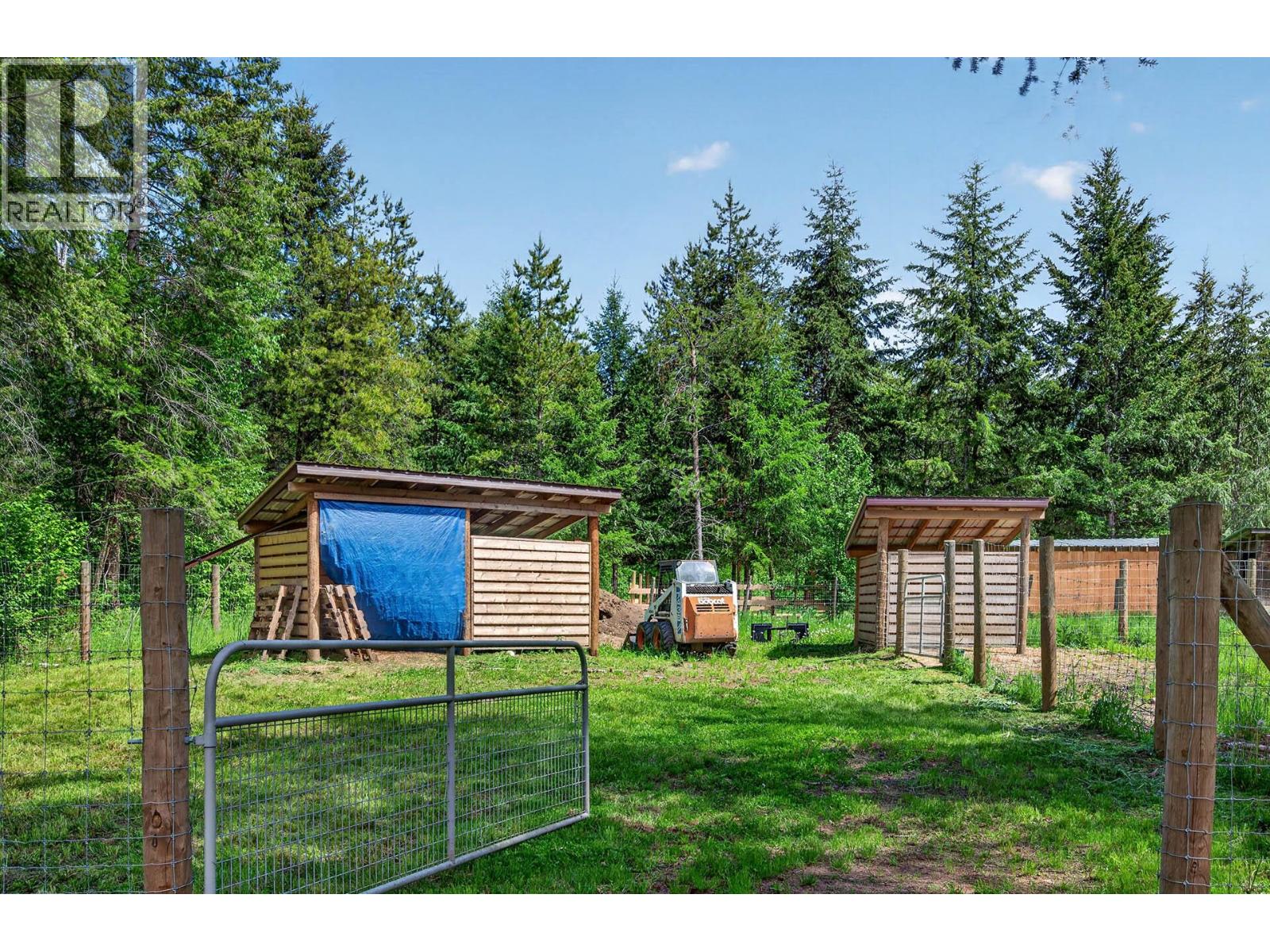 1256 HERN Road - 46