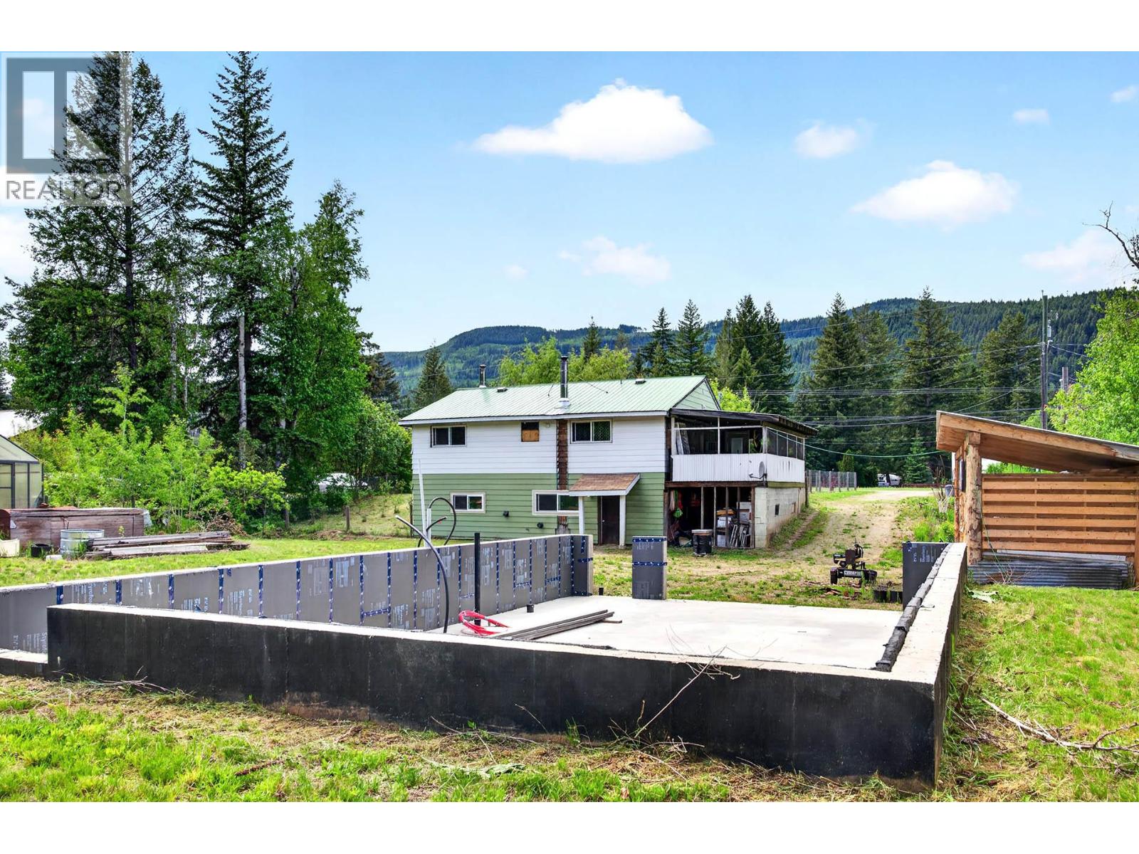 1256 HERN Road - 38