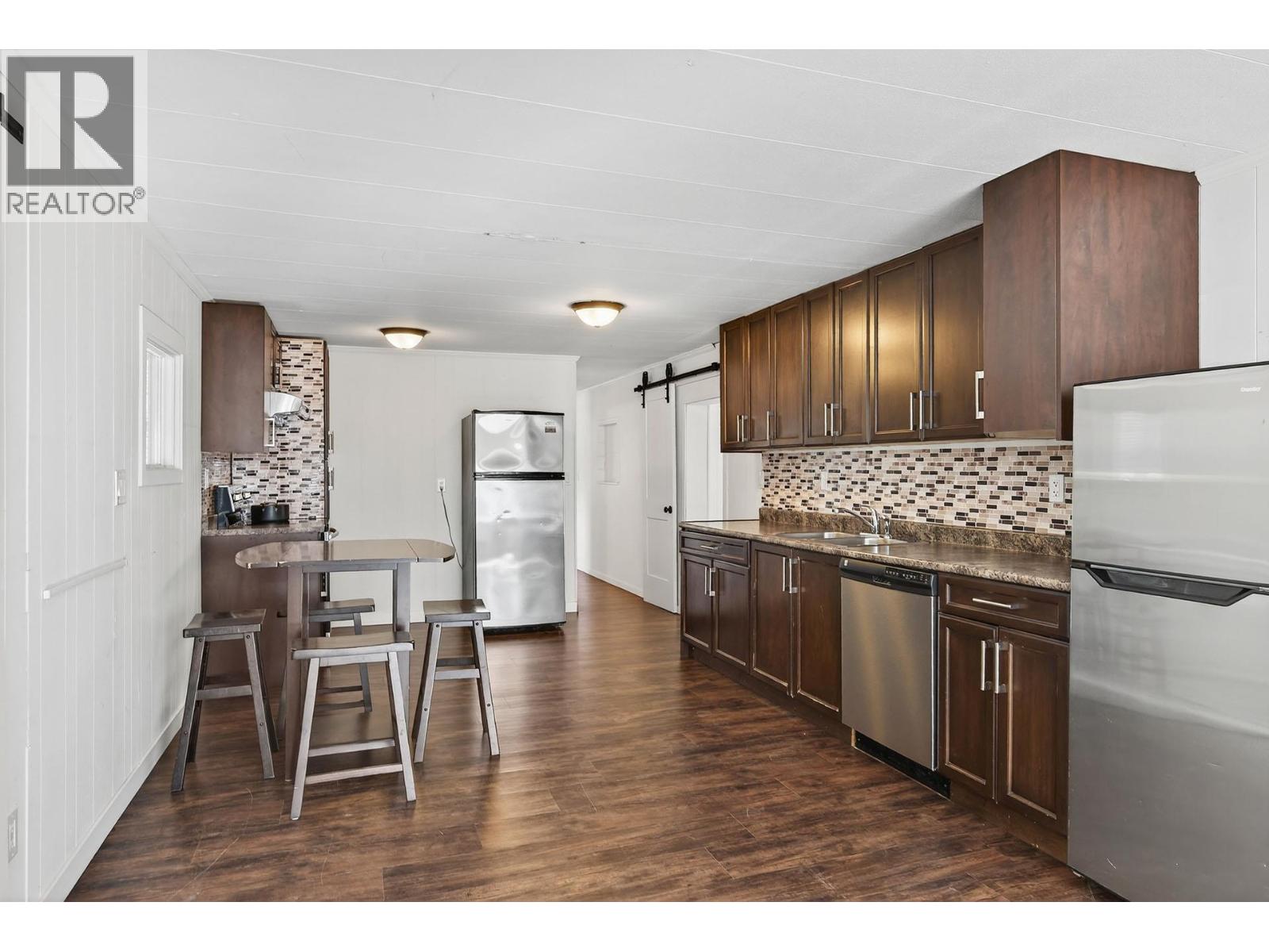 888 Barriere Lakes Road - 6