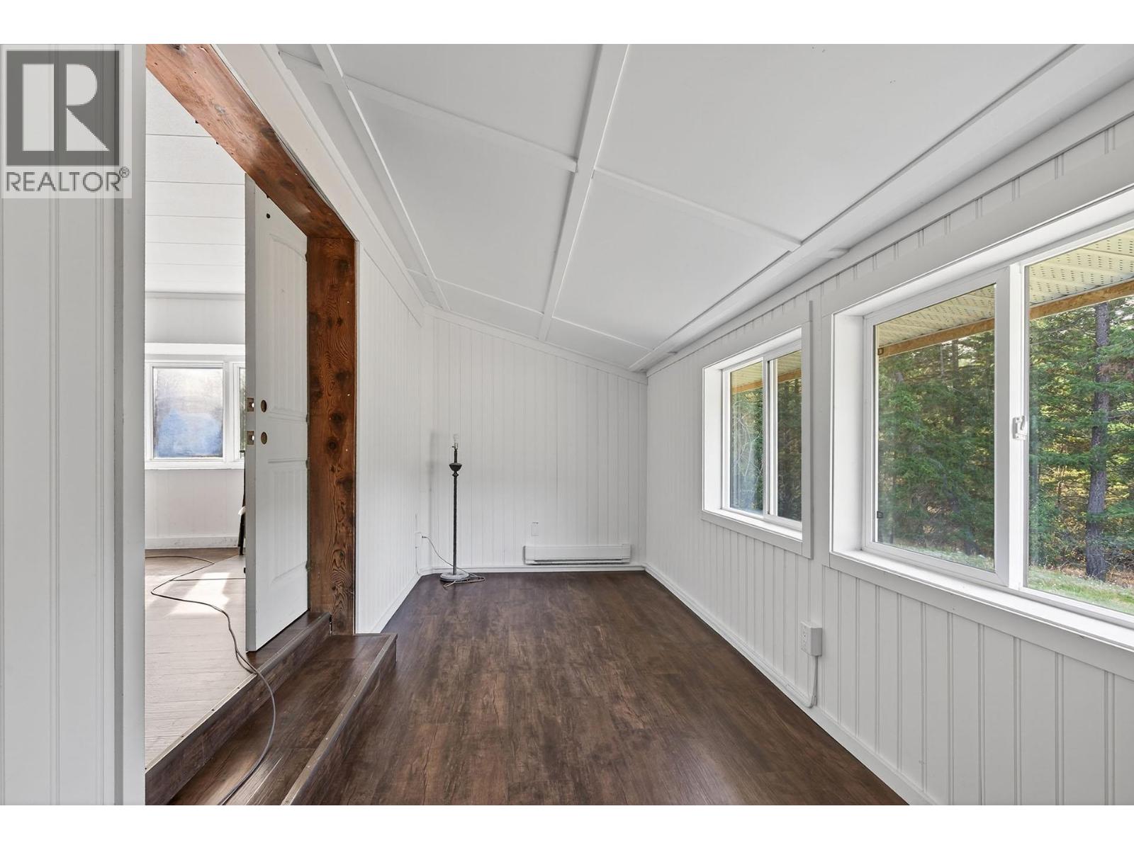 888 Barriere Lakes Road - 5