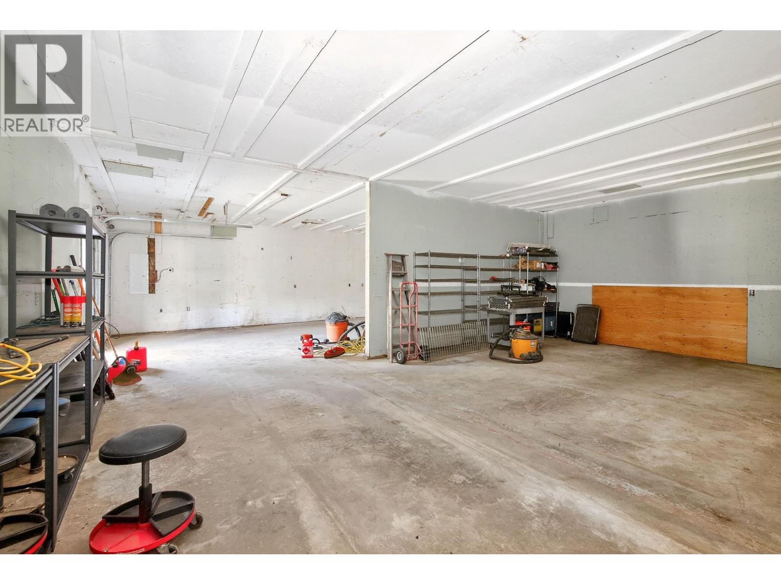888 Barriere Lakes Road - 40