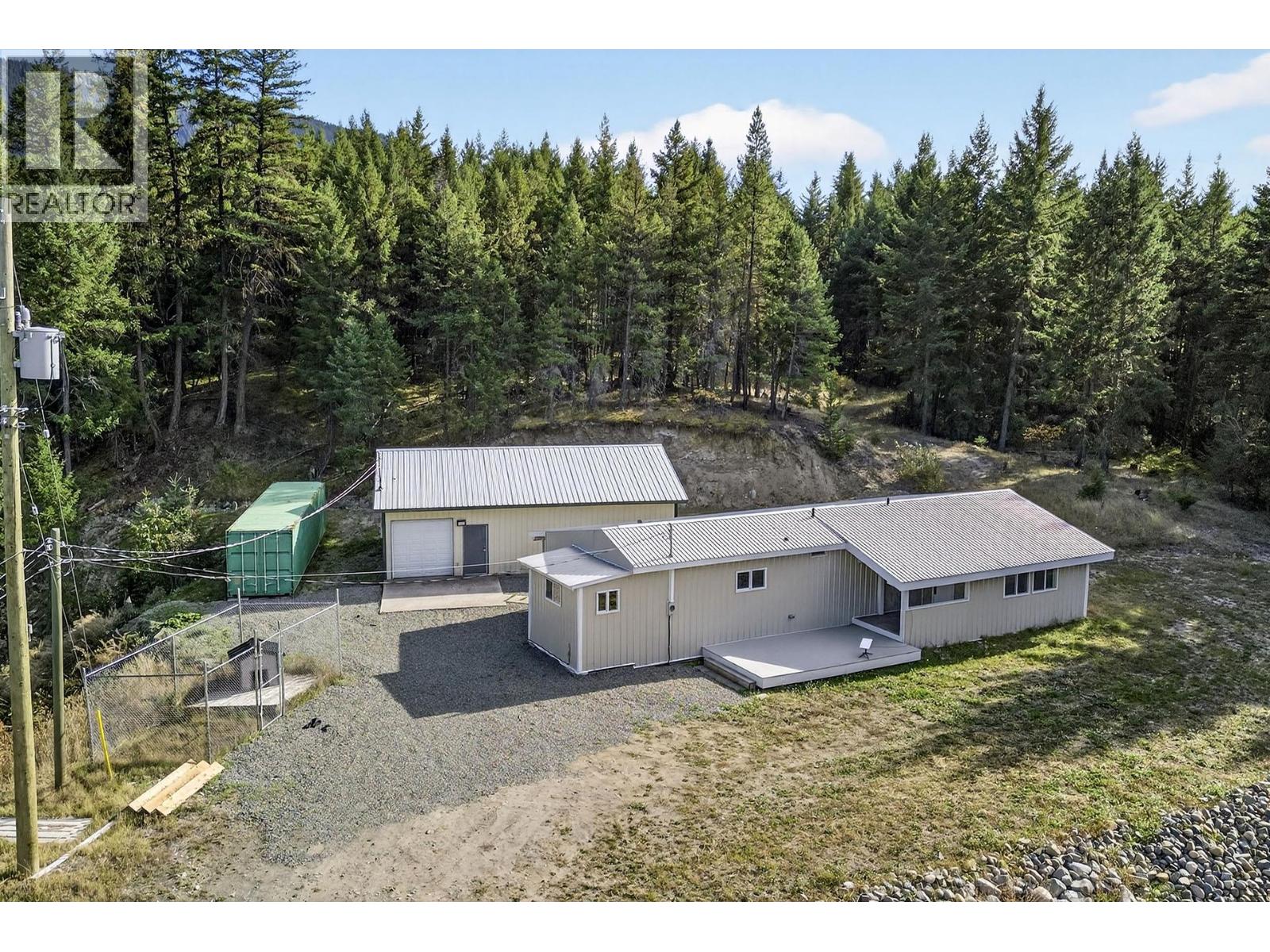 888 Barriere Lakes Road - 1