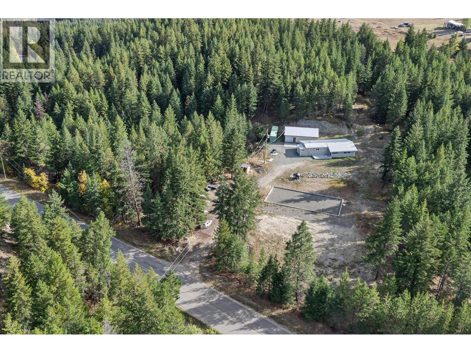 888 Barriere Lakes Road - 3