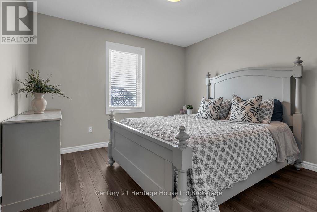 29 BROOKSIDE LANE - 26