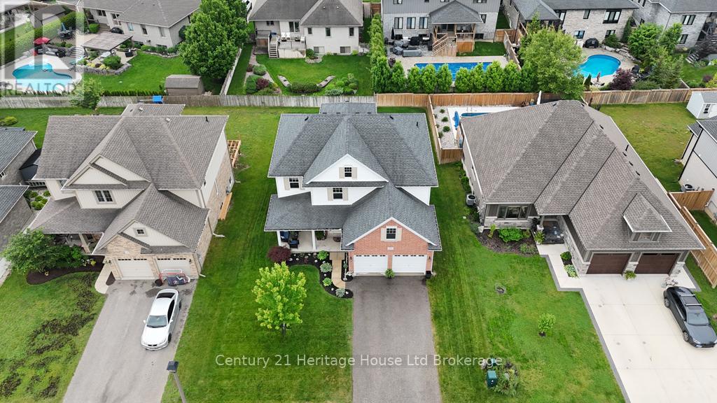 29 BROOKSIDE LANE - 3