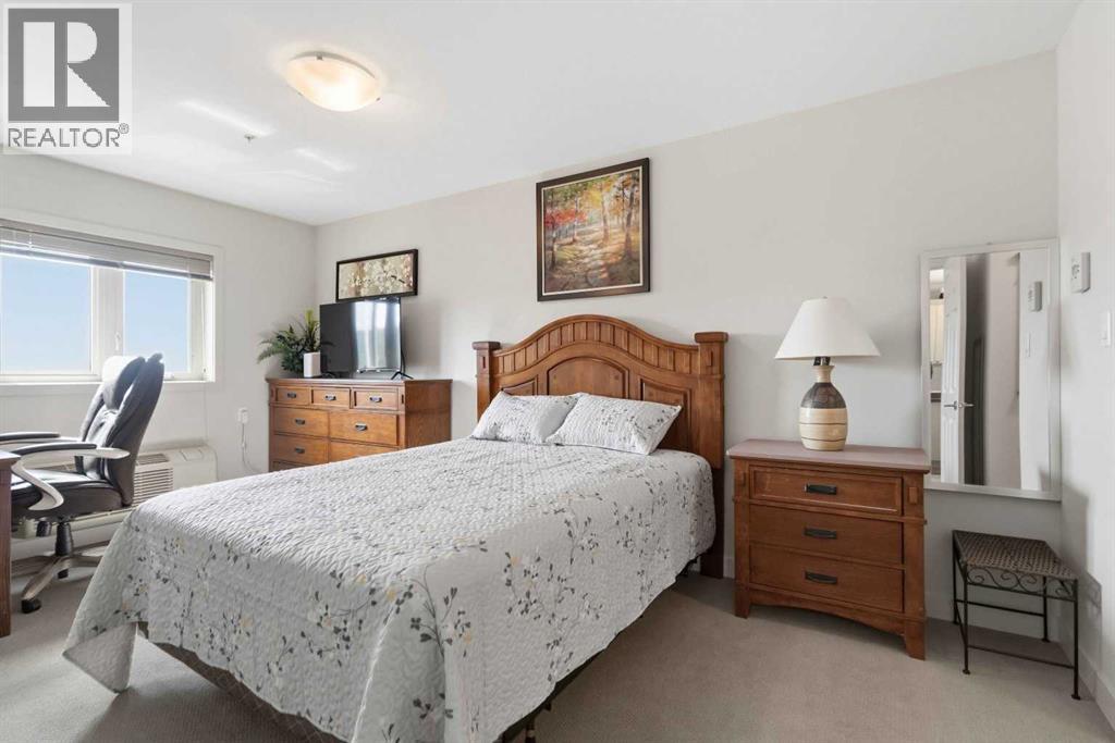 #522 8528 Manning Avenue - 17