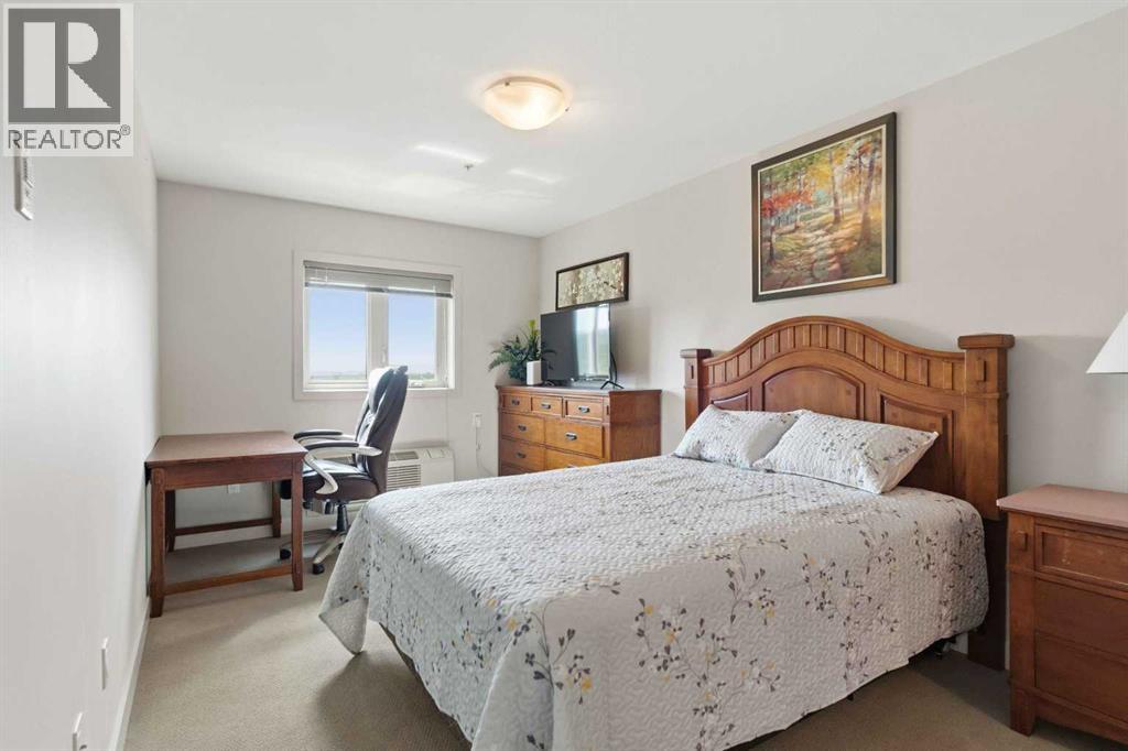 #522 8528 Manning Avenue - 14