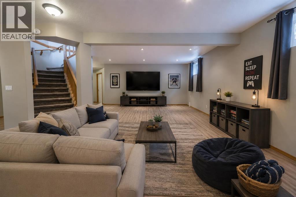 35 Maple Walk — photo 9