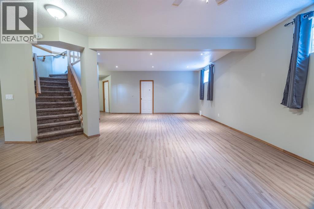 35 Maple Walk — photo 27