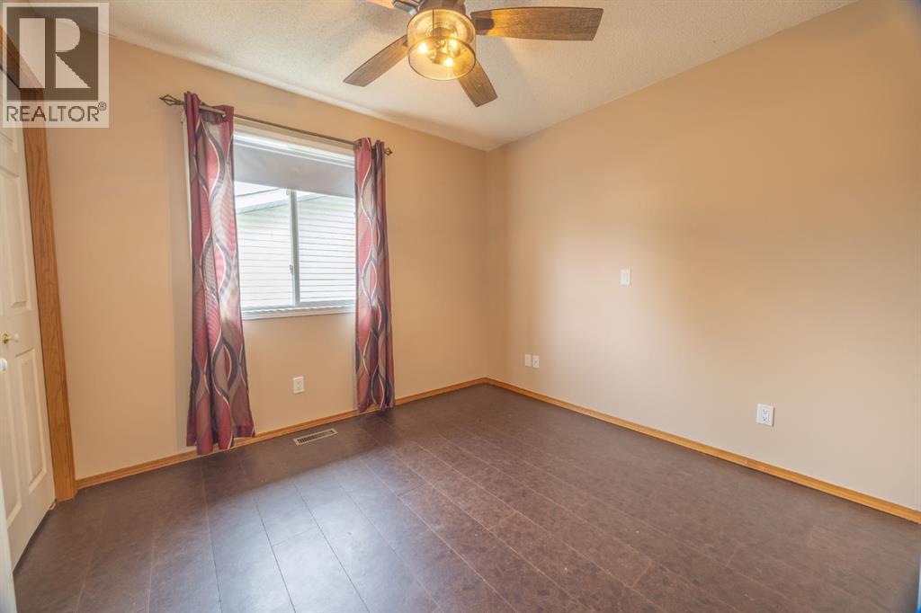 35 Maple Walk — photo 25