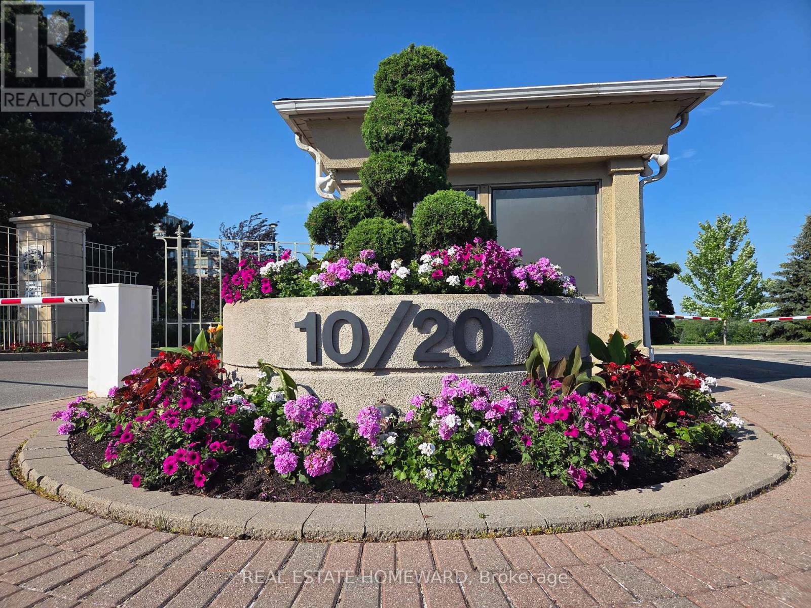 #311 20 GUILDWOOD PARKWAY - 47