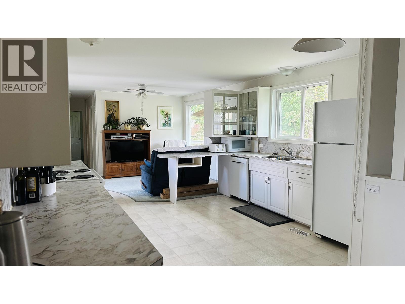 911 EWERT STREET - 4