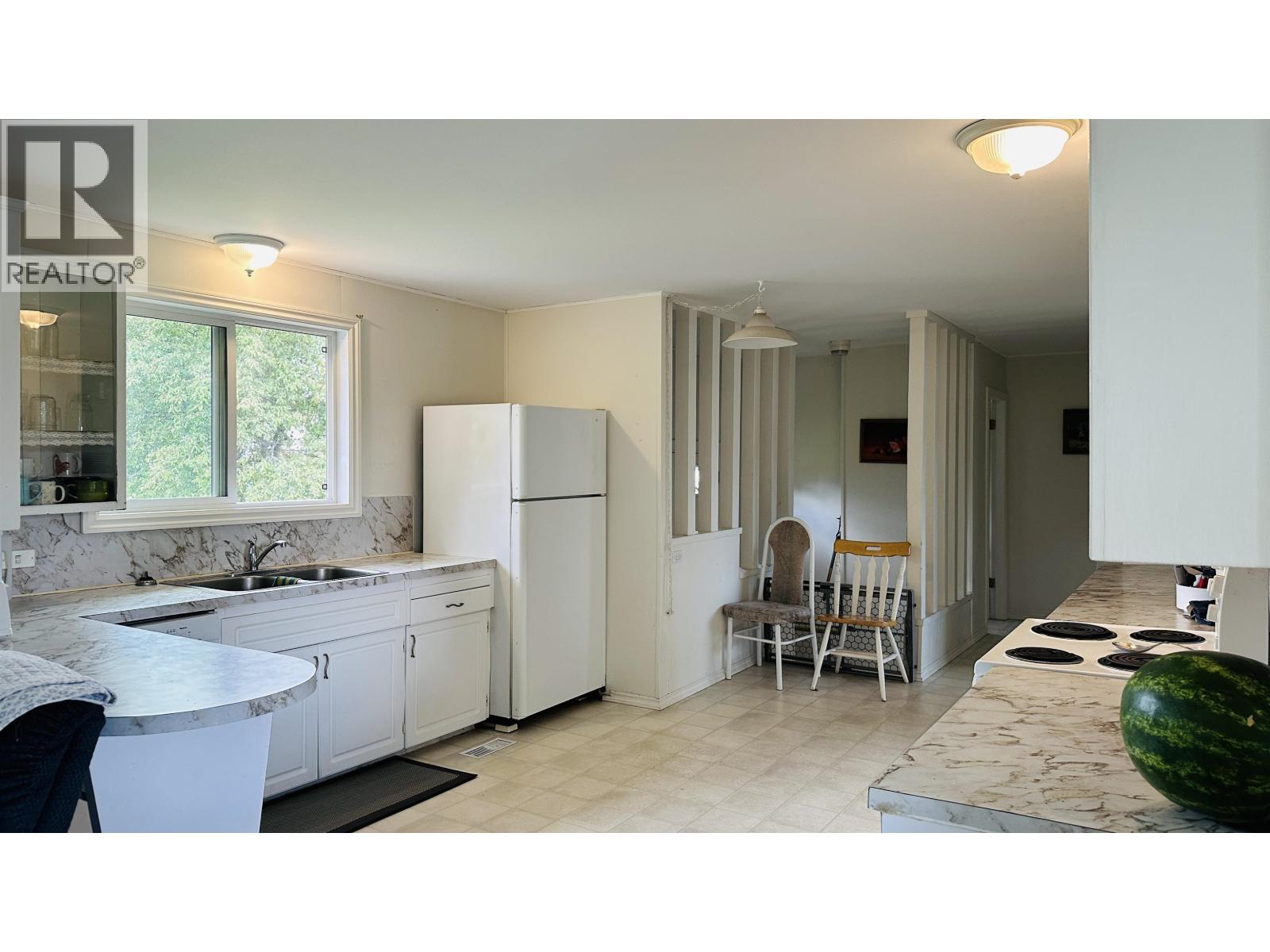 911 EWERT STREET - 5
