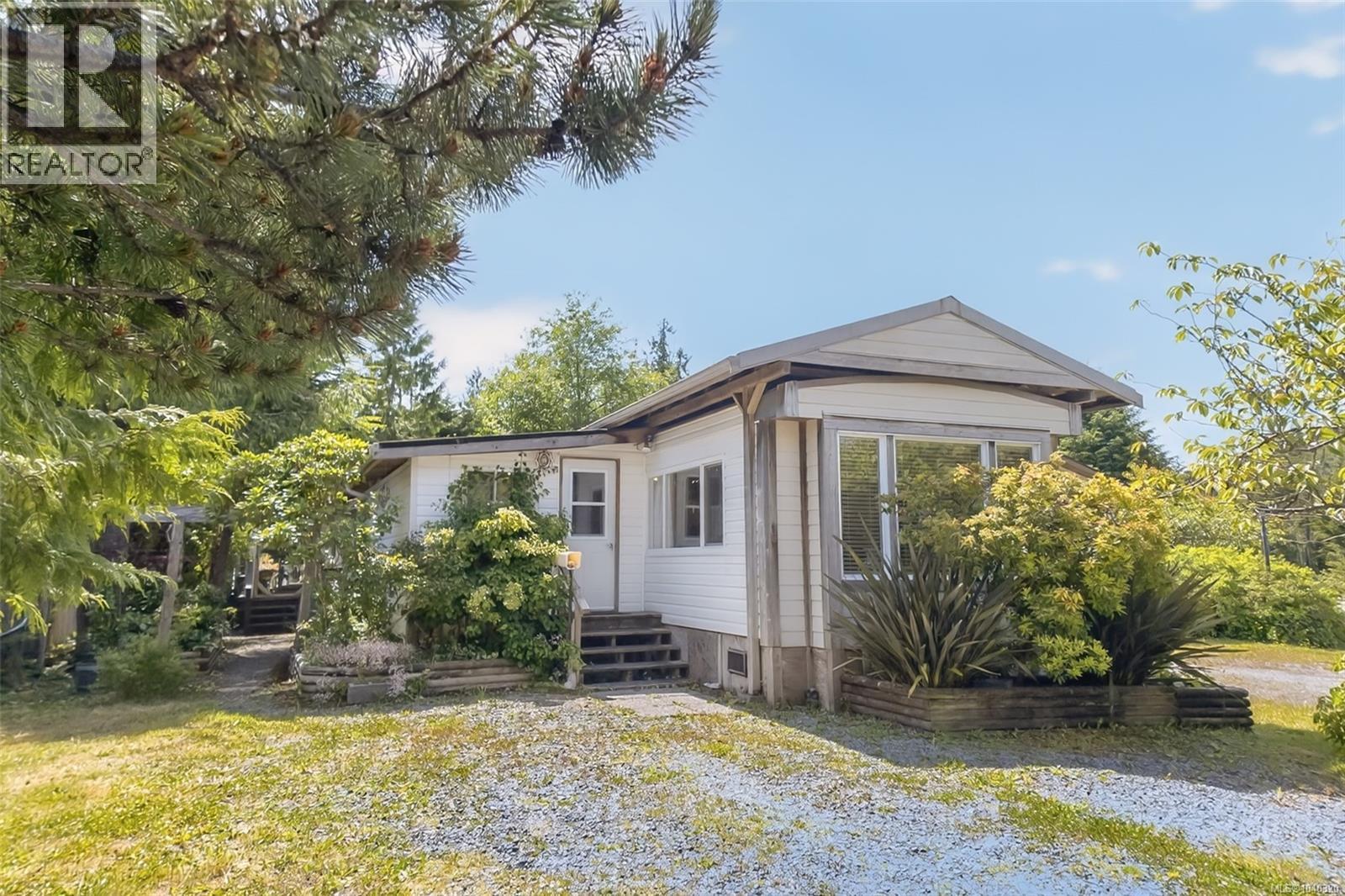#16 911 Campbell St - 1