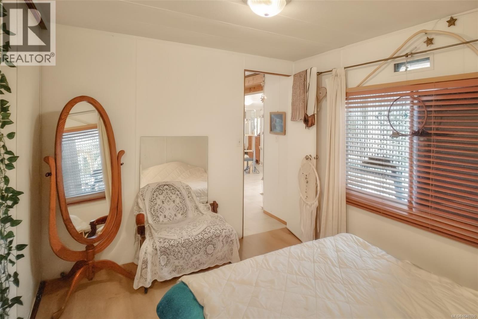#16 911 Campbell St - 16