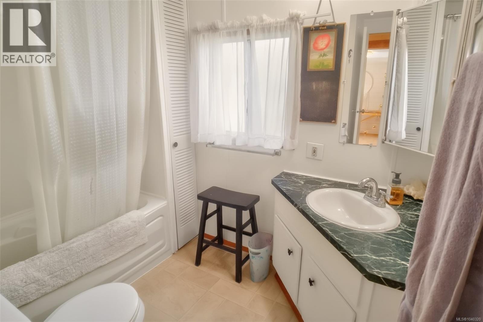 #16 911 Campbell St - 19