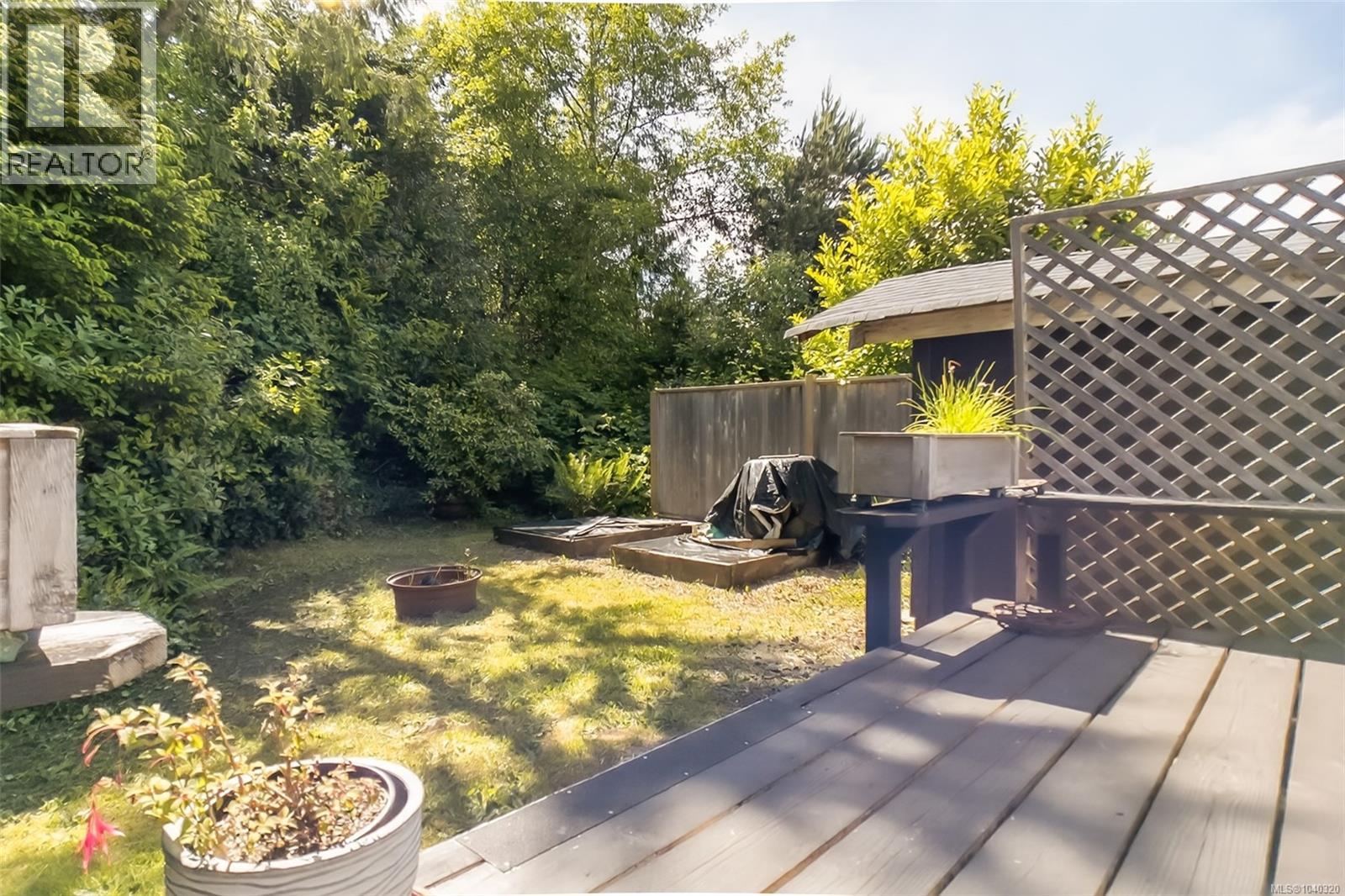 #16 911 Campbell St - 27