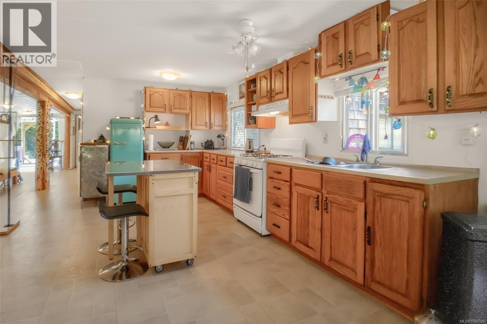 #16 911 Campbell St - 8