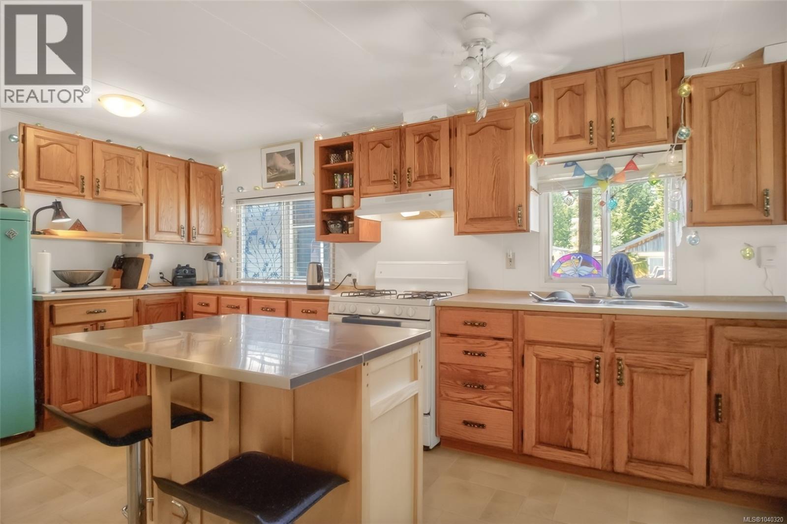 #16 911 Campbell St - 9