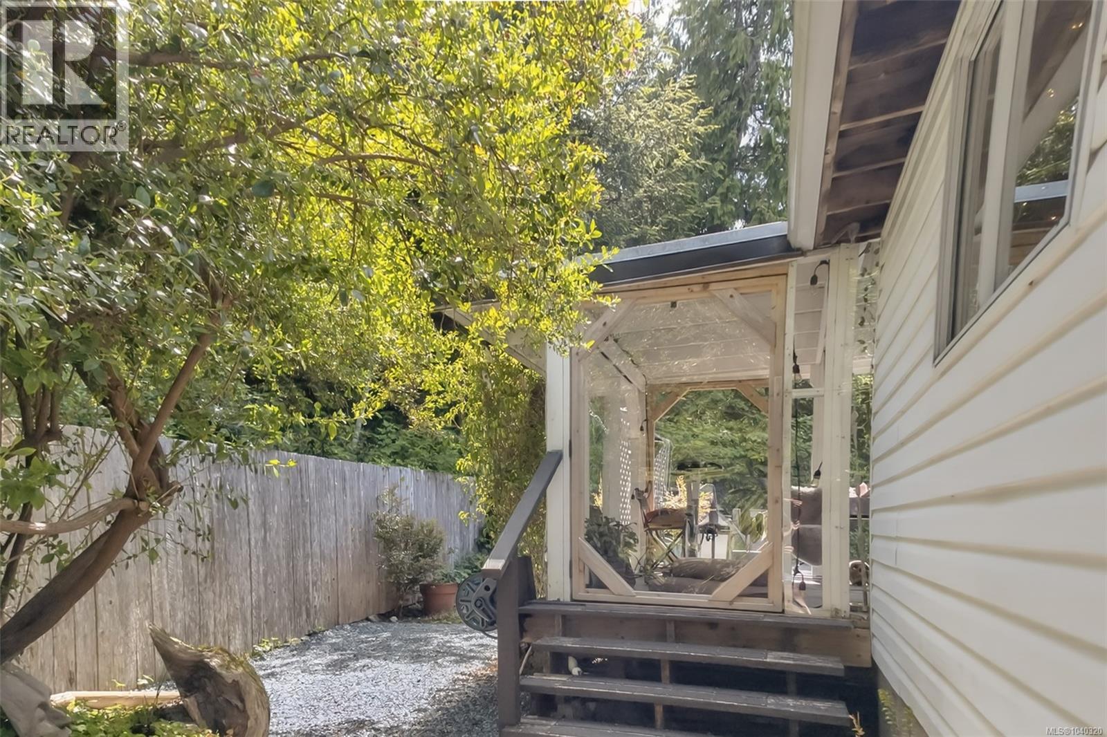 #16 911 Campbell St - 31