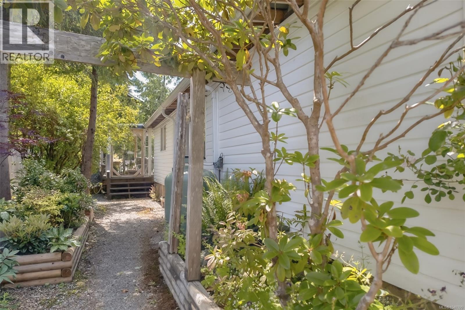#16 911 Campbell St - 32