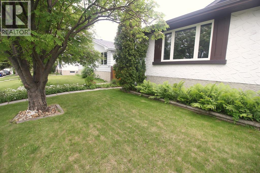 515 Blackthorn Road NE - photo 4