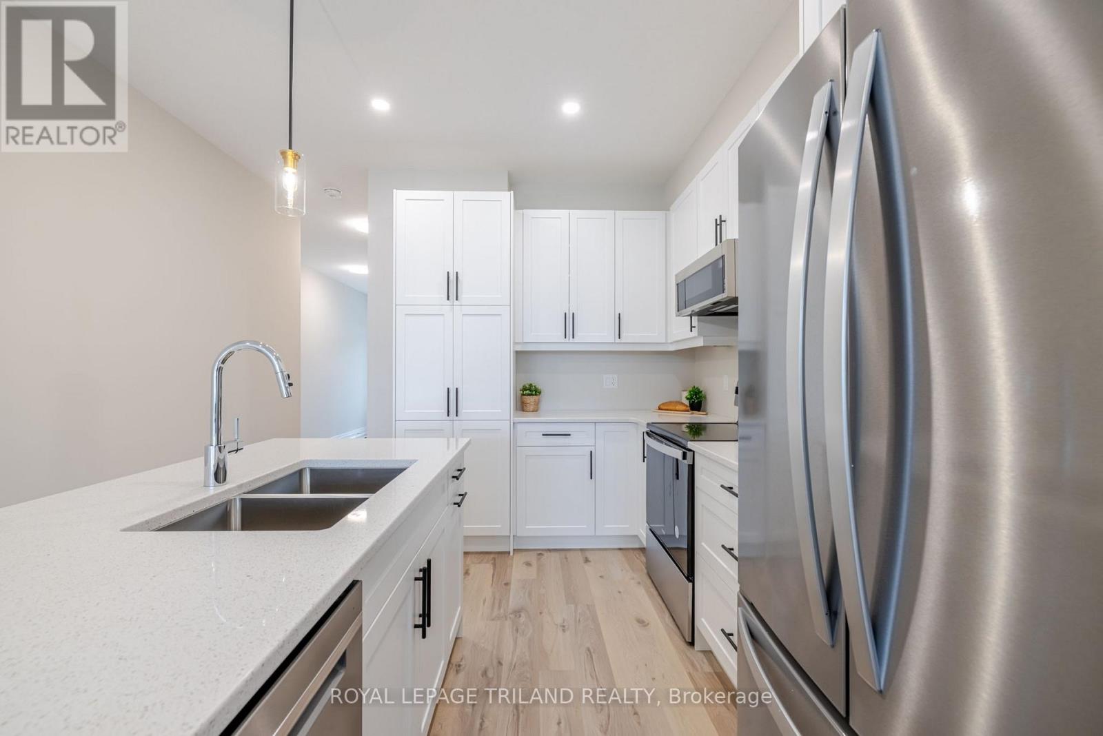 776 BANYAN LANE - 14
