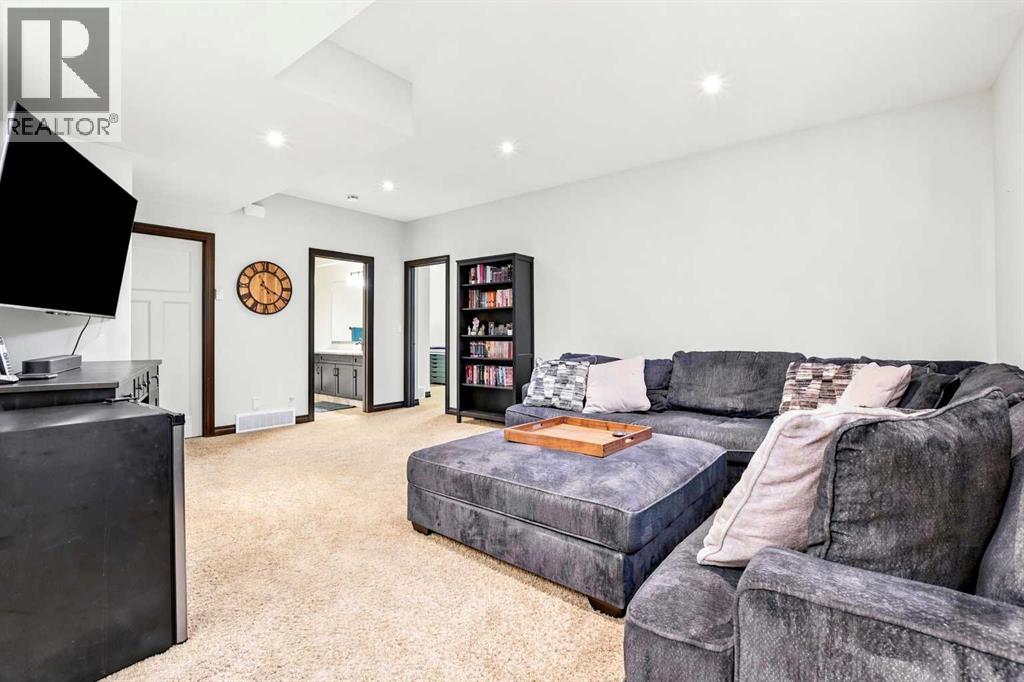 43 Thompson Crescent — photo 16