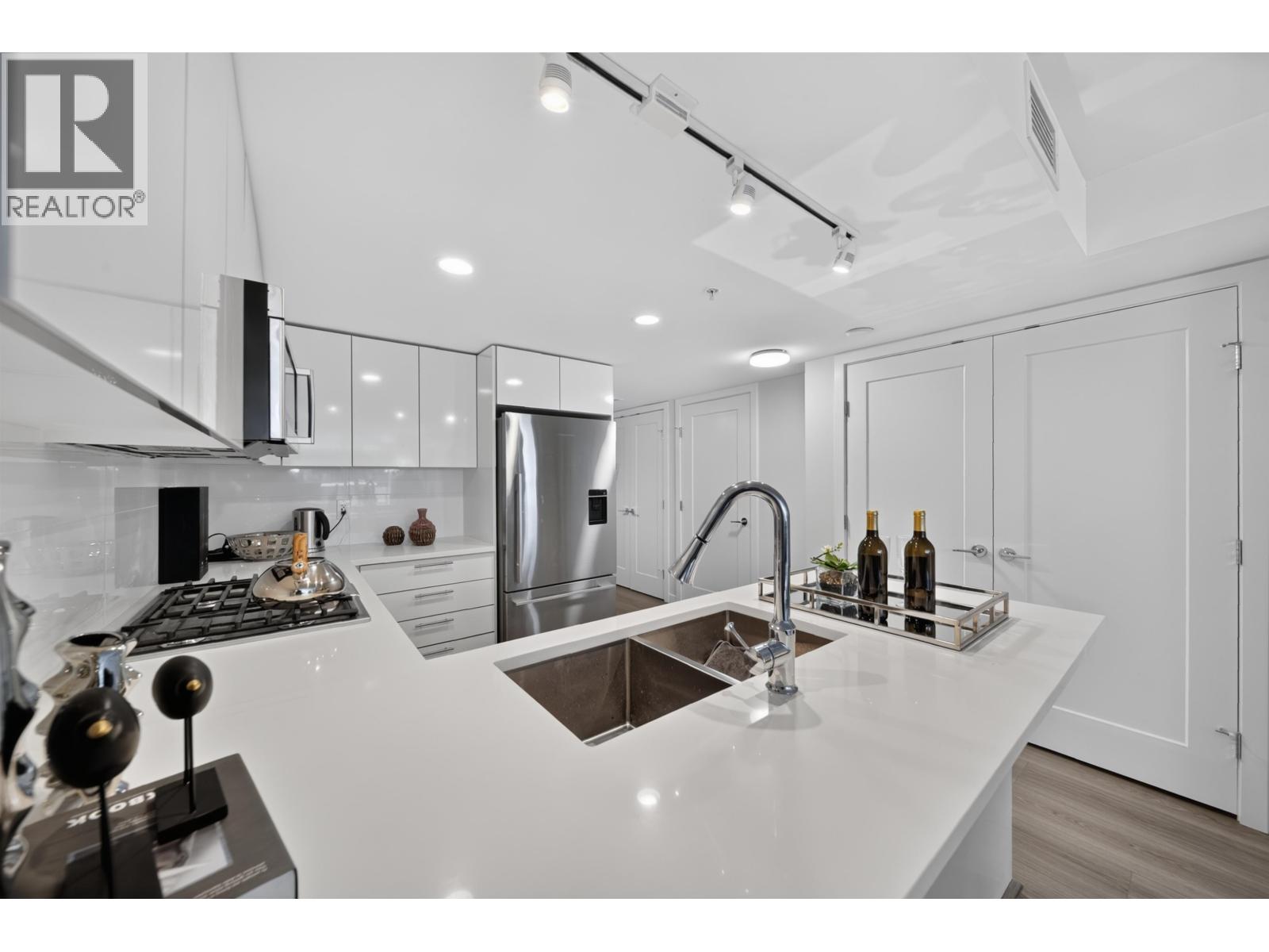 507 8699 HAZELBRIDGE WAY, Richmond