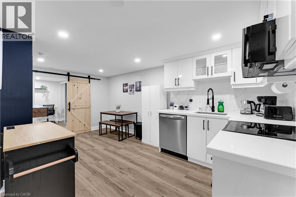 2258 MANCHESTER Drive - 22