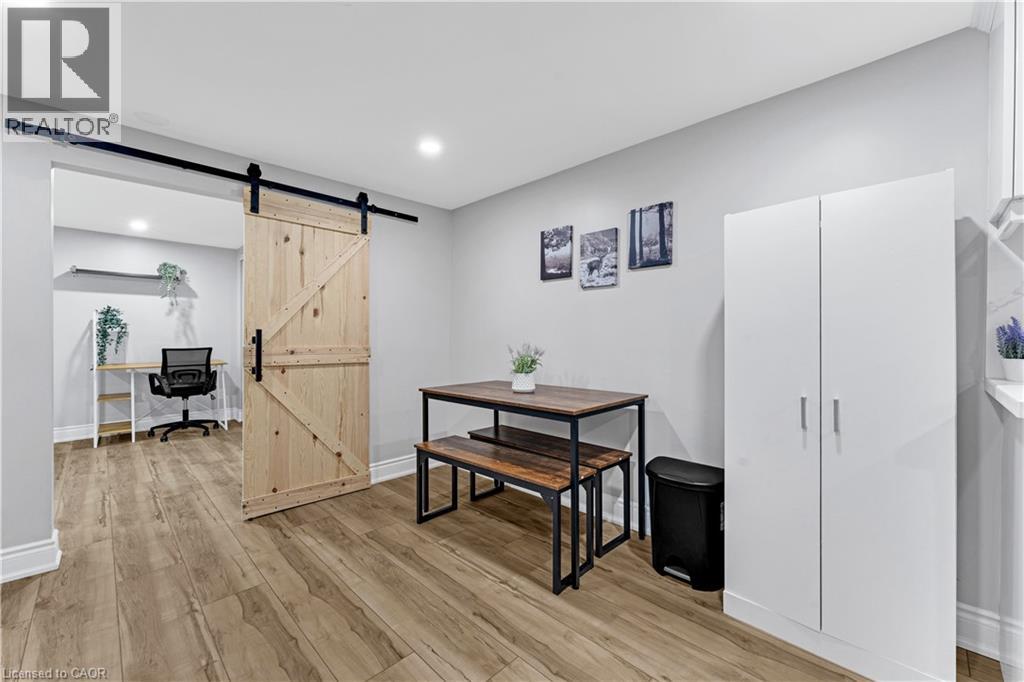 2258 MANCHESTER Drive - Image 24