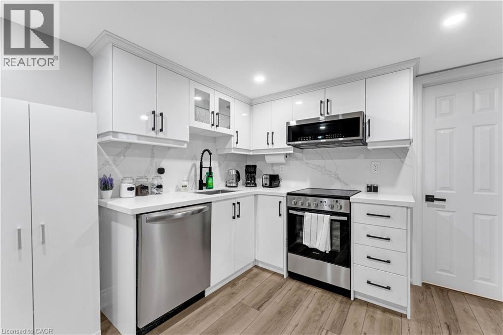 2258 MANCHESTER Drive - Image 23