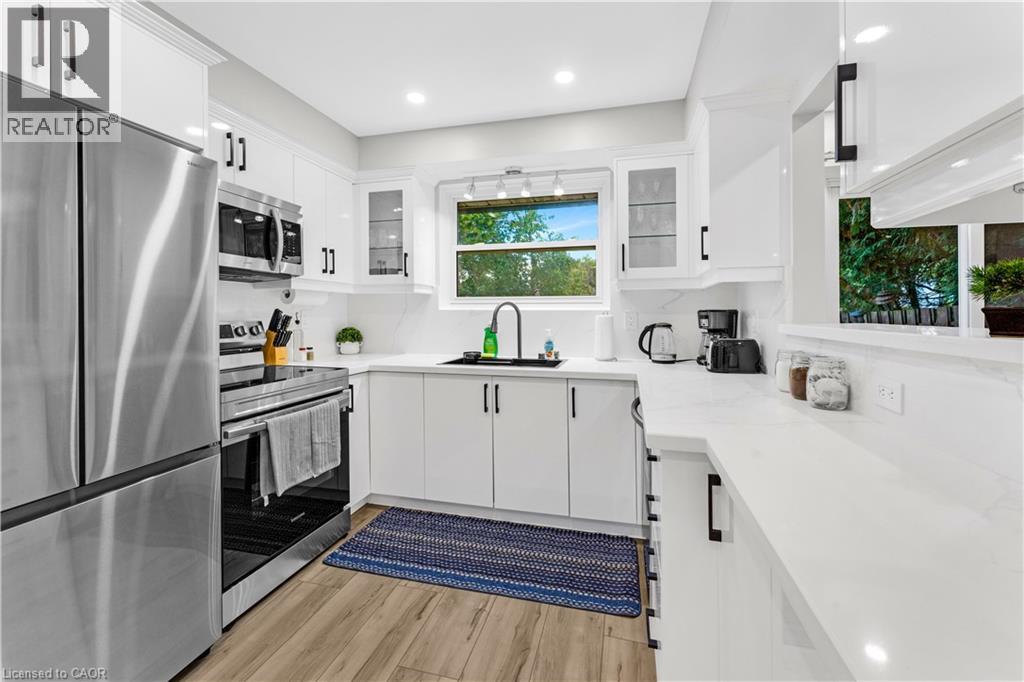2258 MANCHESTER Drive - Image 10