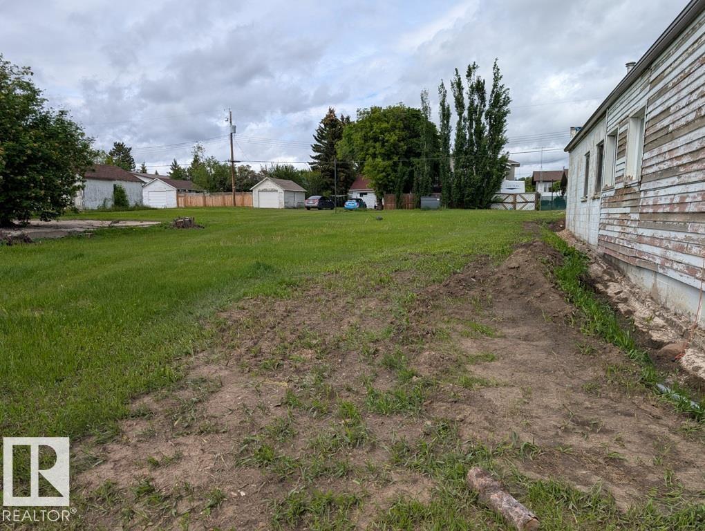 5016 49 AV - photo 2